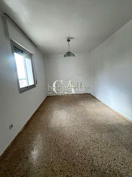 Foto b2e1e0e0-a7e6-4db6-9dfe-8f0537810ba8. Casa amb aparcament a jardín Lucena Lucena
