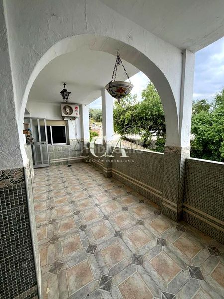 Foto b4d337e3-a0dc-418d-bdcb-26e2861af4c2. Casa amb aparcament a jardín Lucena Lucena