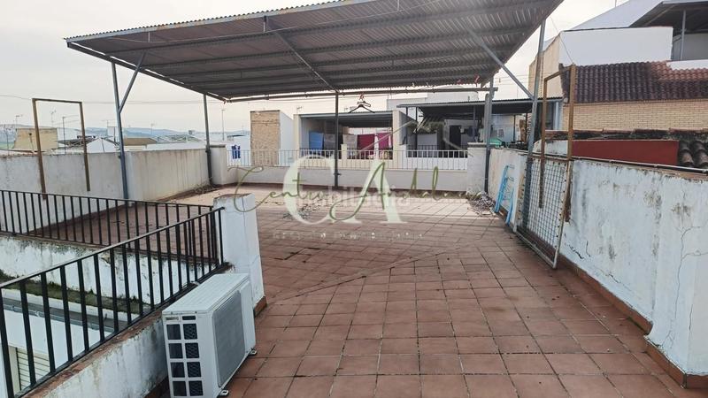 Foto 22cadbaf-1f6a-473d-b42d-49fc81b1d0ea. Piso amplio piso con muchas posibilidades en Puente Genil