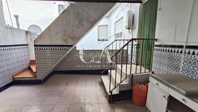 Foto 2ed42f58-f55c-41f9-83b3-c72adb291528. Piso amplio piso con muchas posibilidades en Puente Genil