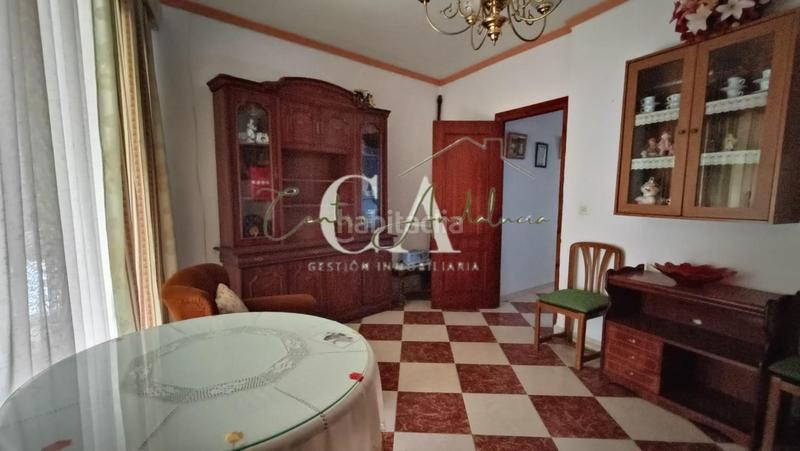 Foto f70bab97-8516-4b0c-b2aa-564f167a955b. Piso amplio piso con muchas posibilidades en Puente Genil