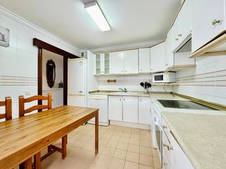 Flat in Cobreros Viejo. Piso con patio en avenida constitucion