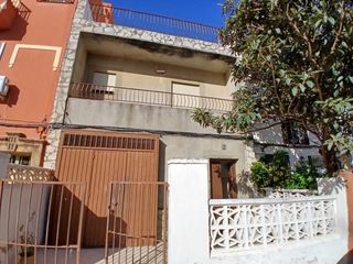 Casa  Santo entierro. Casa independiente con garaje