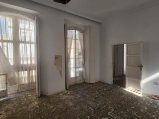 Haus  Real. Inmueble singular en calle real