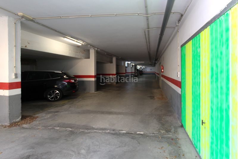 Foto 37f8f1db-9a2a-45f3-a217-913cb00ec59a. Aparcament cotxe a El Bosque Chiva