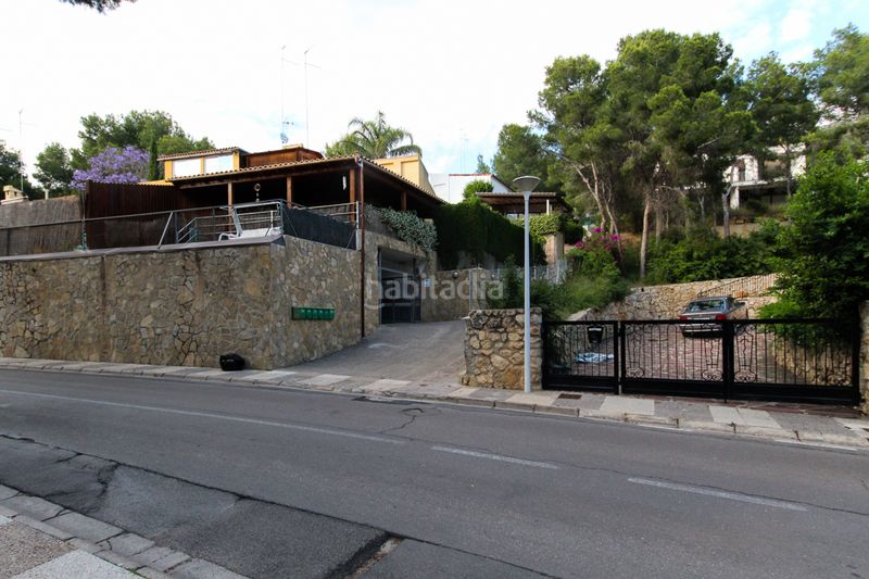 Foto b6162b73-b34e-47fe-92d9-f1f2a042479f. Aparcament cotxe a El Bosque Chiva
