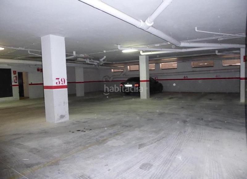 Foto cb8cca74-f3e1-4572-af24-cd690858acf0. Parking voiture dans Mollerussa