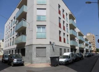 Aparcament cotxe  Vint-i-cinc dabril. Solvia inmobiliaria  garaje burriana