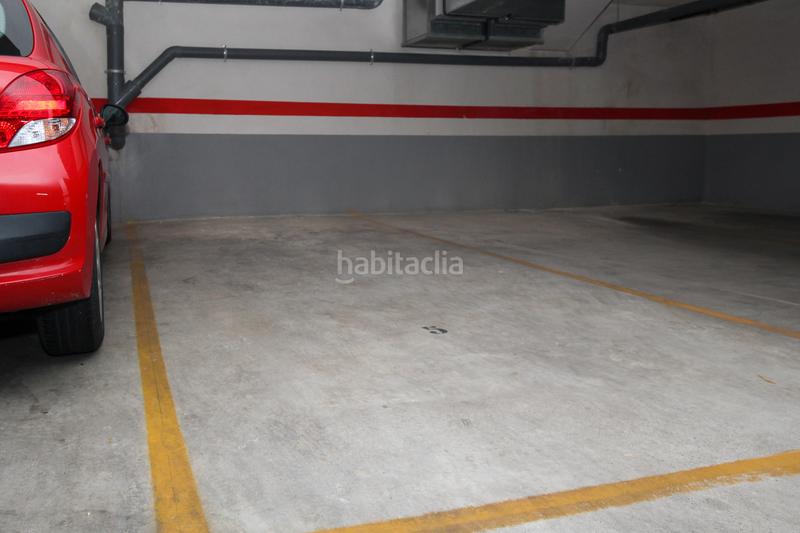 Foto 00040cec-923e-40b4-9abe-034ae99d4cce. Aparcament cotxe a Cheste