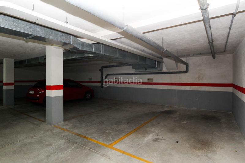 Foto 2a46fcd9-3aad-409f-8472-ad80ee82721c. Aparcament cotxe a Cheste