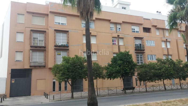 Foto 05c800f7-962d-4ef4-9ca0-1e7175ac67e7. Aparcament cotxe a Lebrija