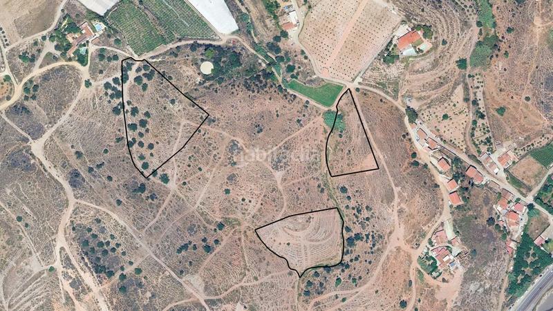 Foto d0e86583-9b18-4eb1-8325-90a9f92dccc9. Finca rústica a Almayate Bajo