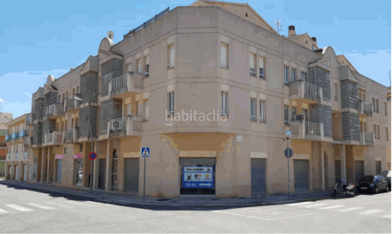 Foto e3049da9-3c72-4ff7-b29c-efa52e714e02. Car parking in Sénia (La)