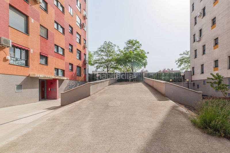 Foto dc7b362c-8986-441b-a74e-ff8508eab5f3. Aparcament cotxe a Prado de Santo Domingo Alcorcón