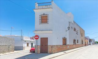 Chalet  C/ falla. Solvia inmobiliaria  casa guillena