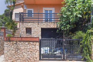 Chalet  C/ julivert. Solvia inmobiliaria  chalet independiente vidreres
