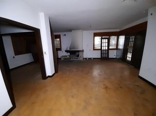 Chalet  Tossa d'alp (c. aragall). Solvia inmobiliaria  chalet independiente corbera de llobregat