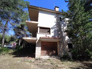 Chalet  Tossa d'alp (c. aragall). Solvia inmobiliaria  chalet independiente corbera de llobregat