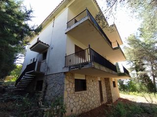 Chalet  C/ tossa d´alp. Solvia inmobiliaria  chalet independiente corbera de llobregat