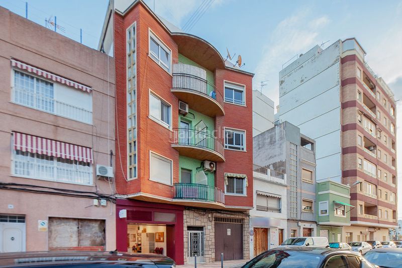 Foto 4f834e9f-a76b-400b-8e61-43adf816a2b8. Pis a pueblo de Cullera Cullera