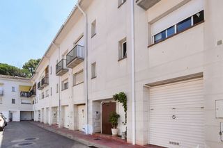 Towny house  C/ paisos catalanas. Solvia inmobiliaria  chalet adosado lloret de mar