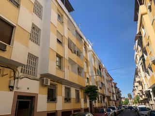 Pis  Av baena. Solvia inmobiliaria  piso lucena