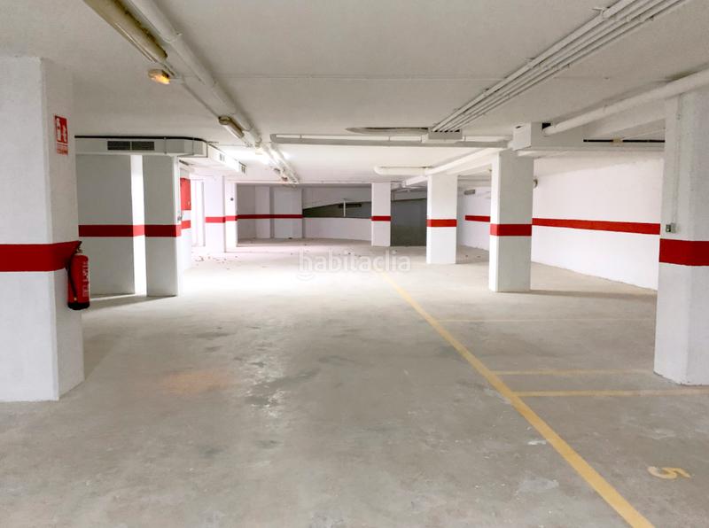 Foto 672f7c71-738b-47e2-870d-42a39e513f96. Aparcament cotxe a Centro Comercial - Capsades - Hospital Vinaròs