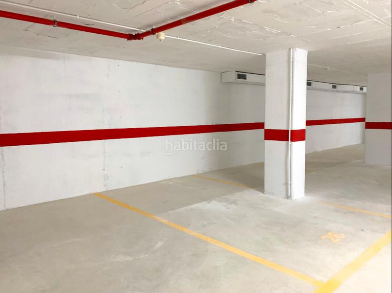 Foto b134c28e-af79-4a59-8faa-8db254c1c15f. Aparcament cotxe a Centro Comercial - Capsades - Hospital Vinaròs