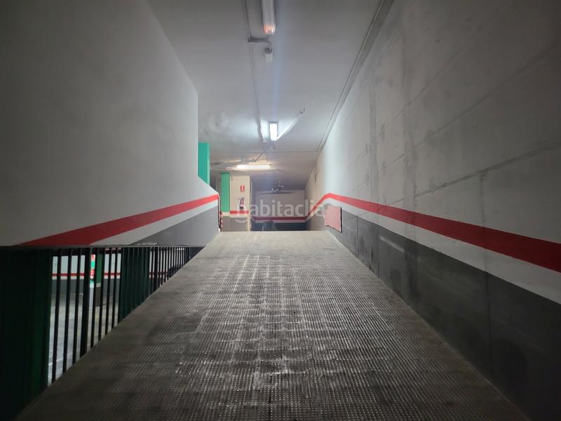 Foto be1073c1-4e86-4614-9f7e-ea4c69a39969. Aparcament cotxe a Turís