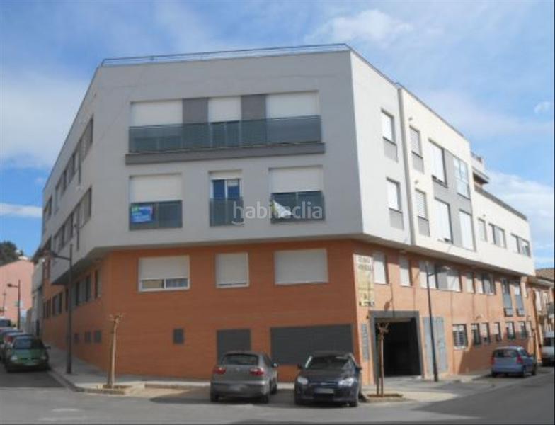 Foto e5692c2d-34dd-4a4e-97a9-b5453e9185fd. Aparcament cotxe a Turís