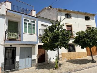 Casa aparellada  Pz de munda. Solvia inmobiliaria  chalet adosado montilla