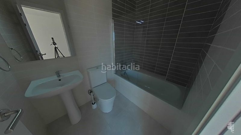 Foto b94881de-299a-49cb-83a5-1e3c2c7ef47c. Aparcament cotxe a Ca n'Anglada Terrassa