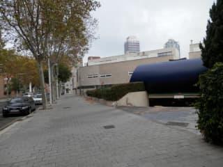 Parking coche  Rosa sensat. Solvia inmobiliaria  garaje barcelona