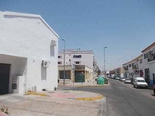 Aparcament cotxe  Pintor amalio g.del moral. Solvia inmobiliaria  garaje dos hermanas