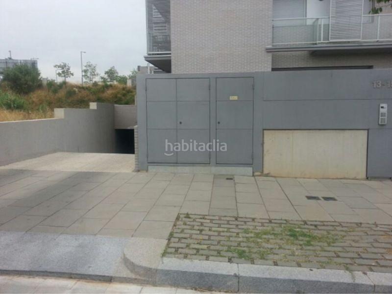 Foto b356d687-441c-4284-acc6-8534ce38c2e7. Aparcament cotxe a Turó de Can Mates Sant Cugat del Vallès