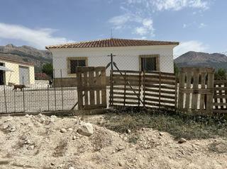 Xalet  C/ fuente grande. Solvia inmobiliaria  chalet independiente vélezrubio