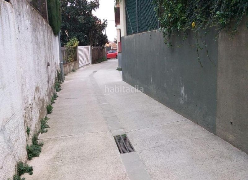 Foto 32715f6a-b287-421c-b7f9-2aa3d1f1e4e6. Aparcament cotxe a Sant Feliu de Codines