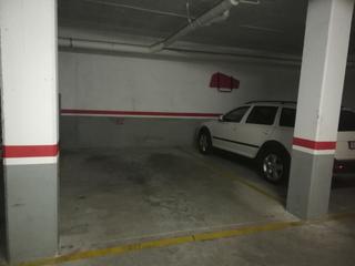 Parking coche en c/ esglesia