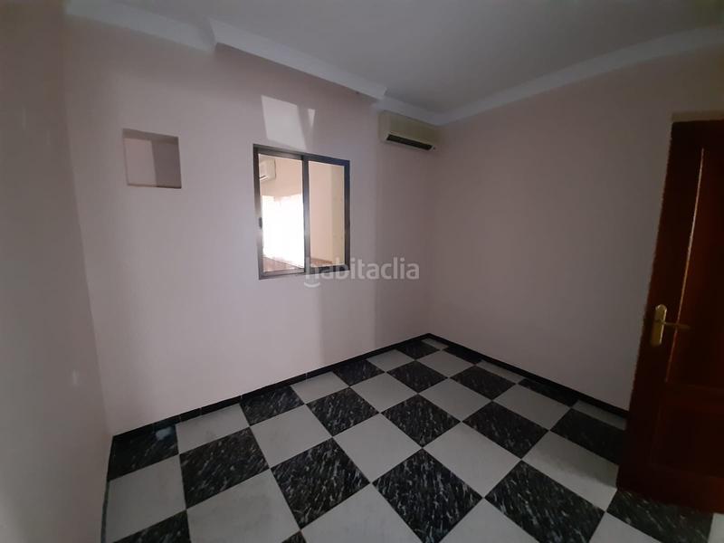 Foto cb278c1b-27b8-456a-adac-2aea51755bb9. Casa bifamiliare in Centro Bormujos
