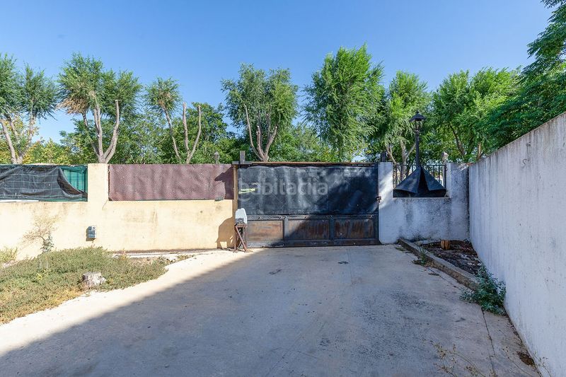 Foto 0ff23816-861b-4010-9bd7-33f23d230a0f. Casa aparellada amb piscina a Yuncler