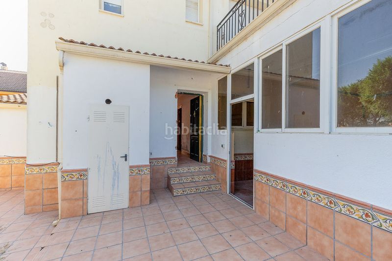 Foto 2817af6e-95b5-4f91-8199-828027535dd4. Casa aparellada amb piscina a Yuncler