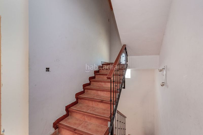 Foto 4a6caa40-4821-41fa-ac40-2db4bca3489b. Casa aparellada amb piscina a Yuncler