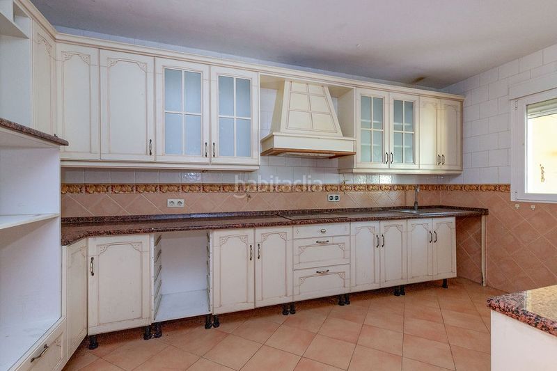 Foto 5b9b6836-a2de-4465-acaf-3c0ff3c529ea. Casa aparellada amb piscina a Yuncler