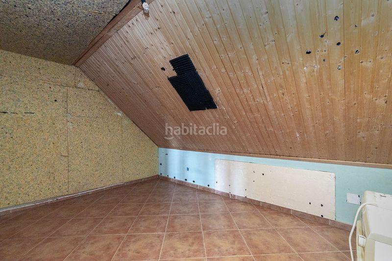 Foto 8836bf7b-2213-4e54-b057-049d6ddb939a. Casa aparellada amb piscina a Yuncler