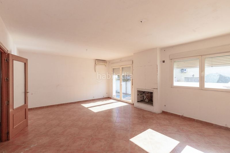 Foto aa7910ca-9583-498d-97ef-246b300d60bb. Casa aparellada amb piscina a Yuncler