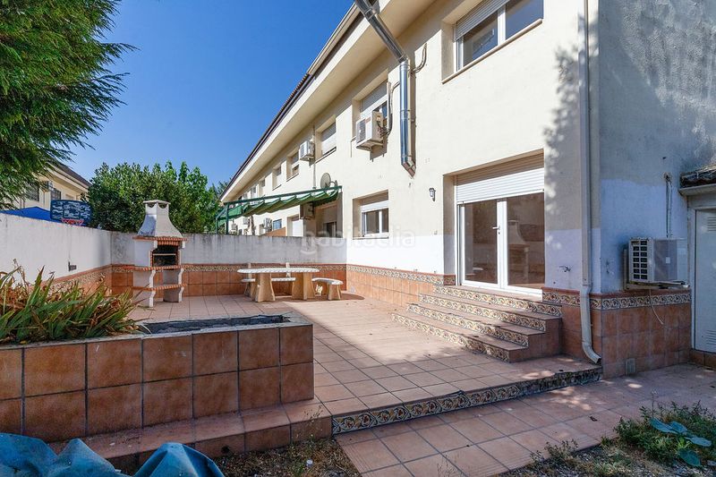 Foto c7195feb-67a9-48ad-964d-fa5ff0cef53c. Casa aparellada amb piscina a Yuncler