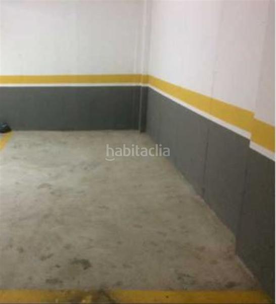 Foto 2b499d9d-54d9-43a5-ab22-e17485e1abe2. Aparcament cotxe a Almussafes