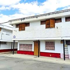 Casa aparellada  Regino sainz de la maza. Solvia inmobiliaria  chalet adosado fuente vaqueros