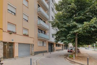 Appartement  C/ paisos catalans. Solvia inmobiliaria  piso salt