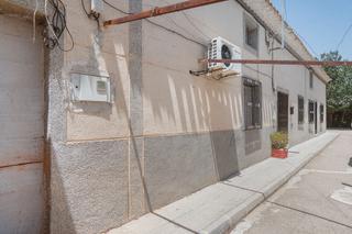 Casa aparellada  Los milicianos. Solvia inmobiliaria  chalet adosado calasparra